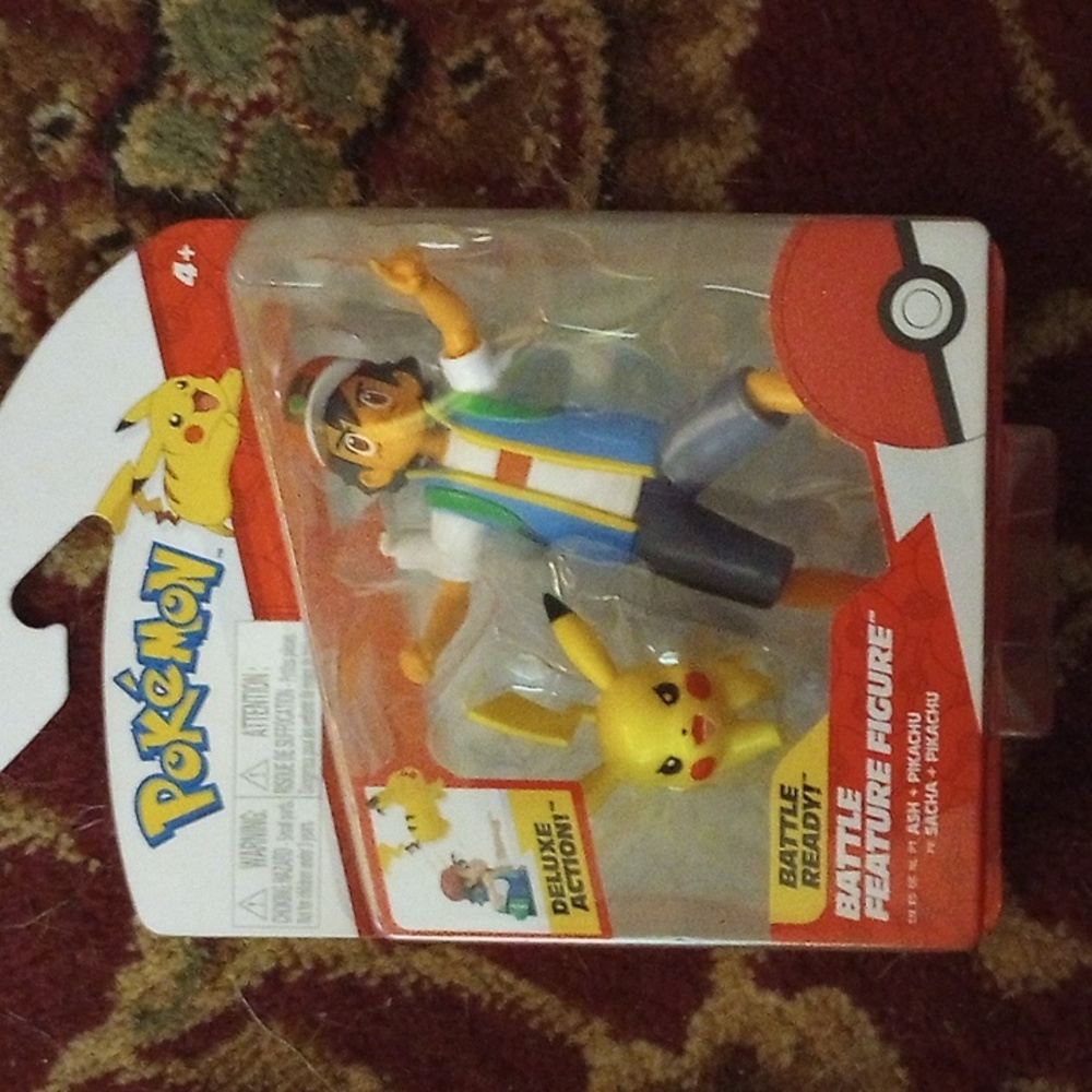 Pokemon Pikachu ASH deluxe battle feature figure NIB